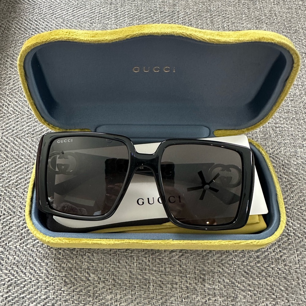 NEW Gucci Black Sunglasses
